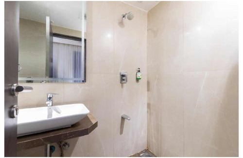 Andheri Hotel | Oyster Suite By Glitz Hotels
