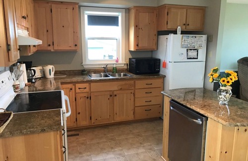 Darnley House | Oysterbay Cottage - Fun, Beach and Food! License number 2100974