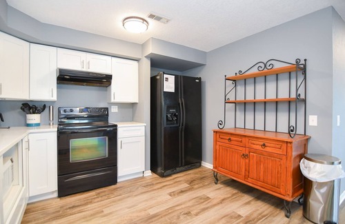 Lake Ozark House | Ozark Lake House with Breathtaking Views & Pool walk to Shady Gators/H Toads