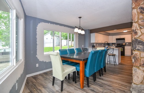 Lake Ozark House | Ozark Lake House with Breathtaking Views & Pool walk to Shady Gators/H Toads