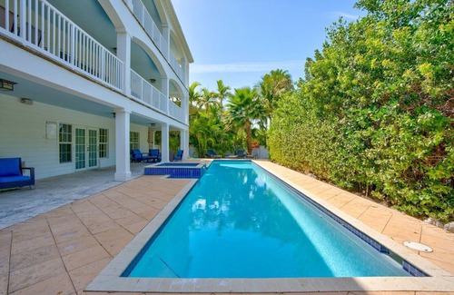 Coury House | P15 - Spacious 5 bedroom home with private pool and dockage.