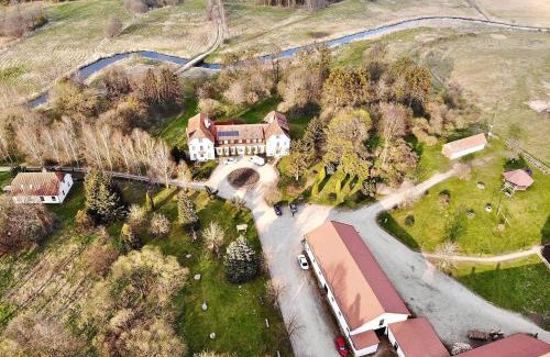 Milakowo Hotel | Pałac Wojciechy