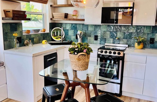 Crown Point Apartment | Pacific Beach - Beach - Tranquil - Comfortable
