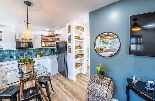 Crown Point Apartment | Pacific Beach - Beach - Tranquil - Comfortable
