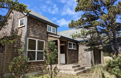 Pacific City House | Pacific City- Shorepine Village- Boardwalk to the Beach, no shoes required