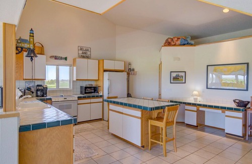 Long Beach House | Pacific Paradise -Ocean & beachfront/Dog friendly