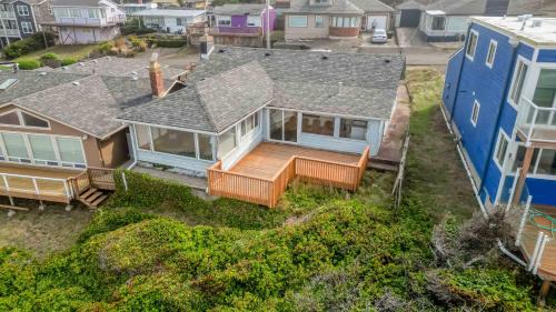 Roads End House | Pacific Peace
