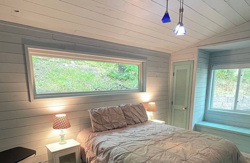 Menahga Cabin | Paddler’s Paradise - Modern cozy cabin on the river!