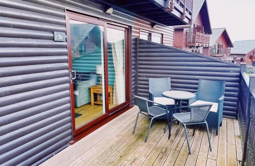 Winnard's Perch Ski Chalet | Padstow Lodge sleeps 4/5 with Hot Tub Terrace