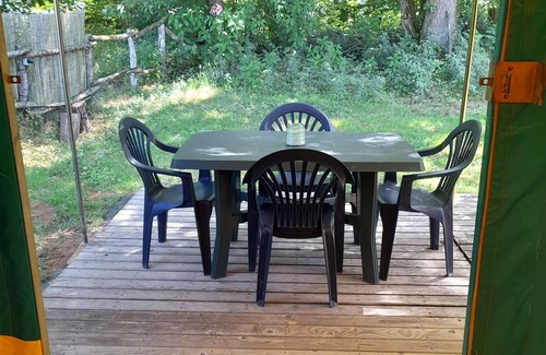 Fajoles RV Rental | Pagan tent. On flat, shady grounds, with swimming pool. Quietly.