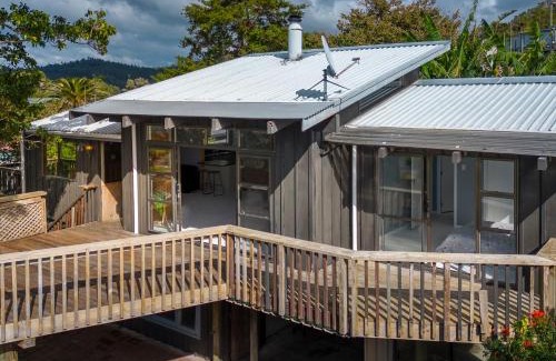 Tairua House | Paku View Retreat - Tairua Holiday Home