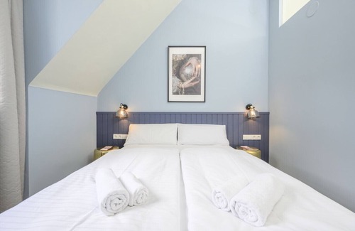 Innere Stadt Apartment | Palais Palffy Hotel Suite in Central Vienna