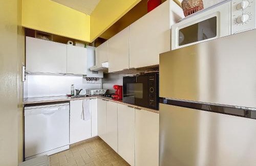Palavas-les-Flots Apartment | Palavas F2 lumineux, proche plage et commerces, TV et wifi inclus - FR-1-715-102