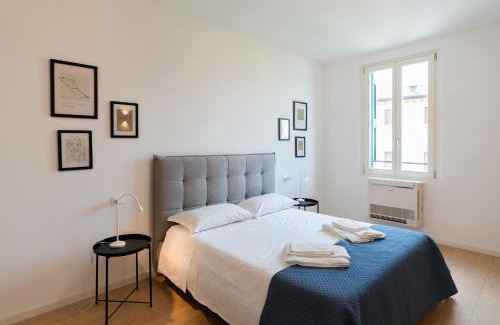 Verona City Centre Apartment | Palazzo delle Guglie by Postcardsfrom