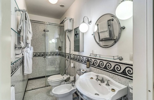 Montecalvario House | Palazzo Doria Suite