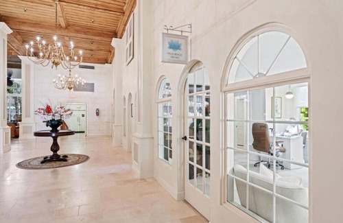 Palm Beach - West Palm Beach Apartment | PALM BEACH ISLAND Town- 2BEDS 2 BATHS POOL,BEACH,FRONT DESK24/7 PALM BEACH HOTEL
