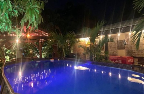 Southside Apartment | Palm Beach Tropical Hot-Tub Pool HIDE-A-WAY Suite