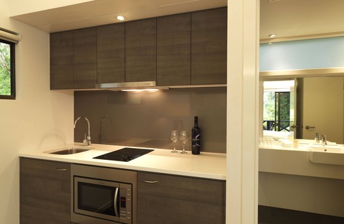 Hamilton Island Hotel | Palm Bungalows