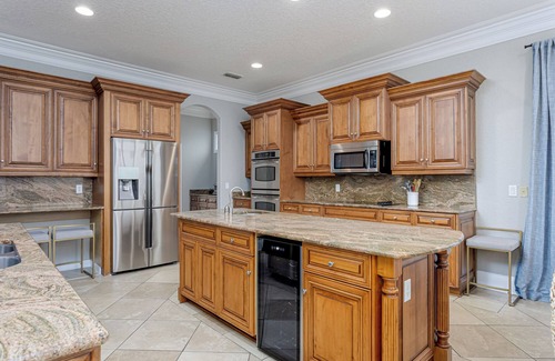 Villa Segunda House | 🌴Palm Palace🌴Sleeps 30 w/Elevator | Private Pool | Game Room | Pet Friendly