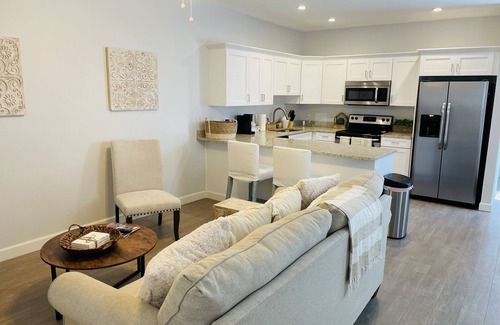 Southwest Apartment | Palm Paradise Retreat; Minutes from Palm Beach