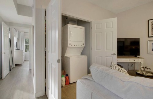 Southwest Apartment | Palm Paradise Retreat; Minutes from Palm Beach