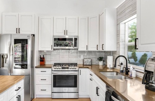 Racquet Club South House | Palm Springs Pool Home | Spa + Family Retreat