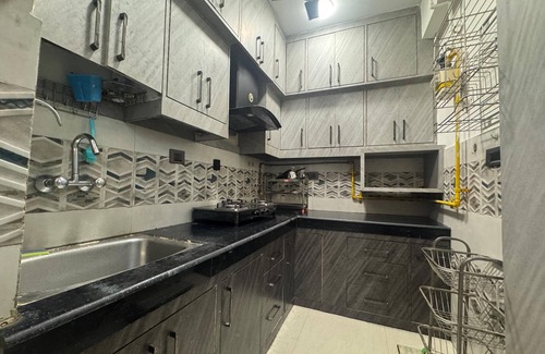 Ghaziabad Apartment | Palm Stays: 2BHK Fully furnished Apartment In Raj Nagar Extension Ghaziabad