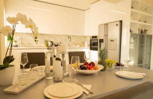 Kallikratia Apartment | Palma Villa & Suite With Pool