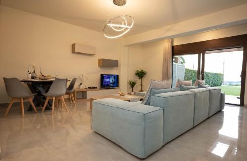 Kallikratia Apartment | Palma Villa & Suite With Pool
