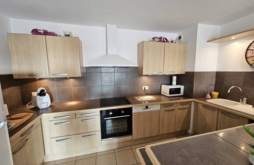 Solenzara Apartment | Palmeraie 130- sea view- beach and shops on foot