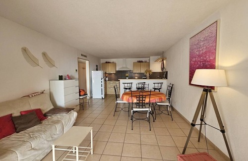 Solenzara Apartment | Palmeraie 130- sea view- beach and shops on foot