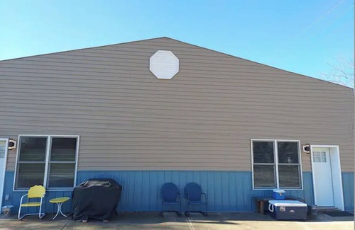 Grand River Apartment | Palmers Lodge Large Apartment in Prime Hunting Area
