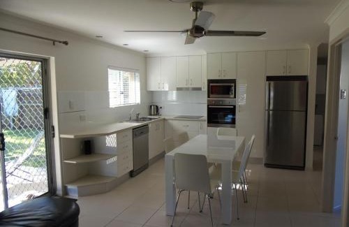 Rainbow Beach House | Palmgrove 1 Rainbow Beach