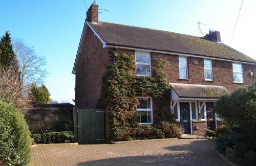 Offord Cluny House | Pam's Plaice