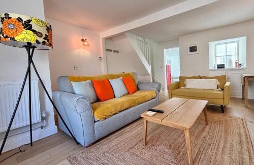 Newlyn House | Pandora a Lovely Seaside Cottage in Newlyn sleeps 4