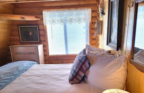 Mammoth Creek Cabin | Panguitch Lake Cabin 233 Harrold's Haven