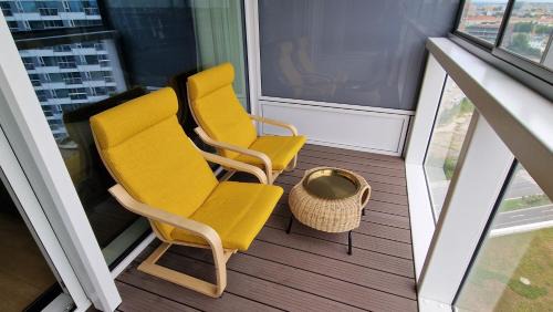 Old Town Apartment | Panorama Oasis - Free Parking on site - Air Con - Biz WiFi - Netflix