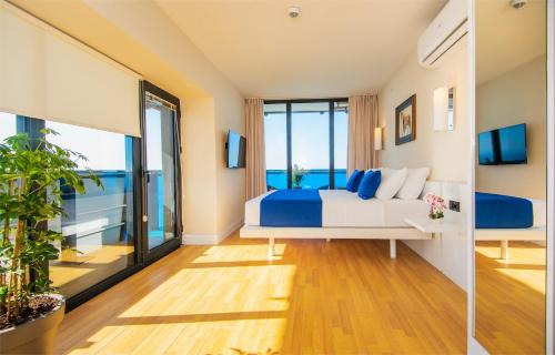 New Boulevard Apartment | Panorama Sea View Central Hotel Batumi