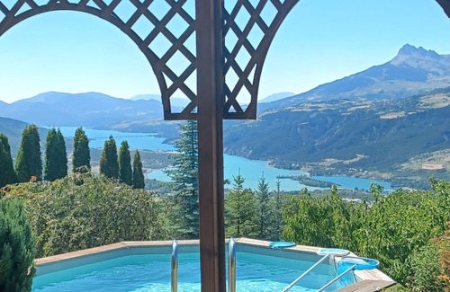 Saint-Sauveur Ski Chalet | Panoramic chalet lake Serre Ponçon