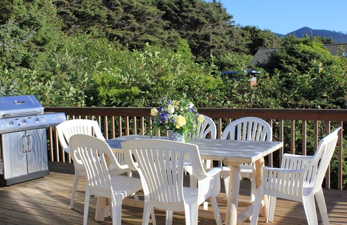 Arch Cape House | Panoramic Ocean View, one minute walk to Beach -sit, watch waves roll in!