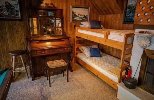 Waldport House | Panoramic Promontory: Bay View Beach House