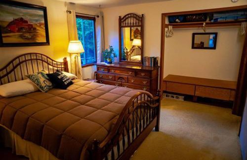 Waldport House | Panoramic Promontory: Bay View Beach House