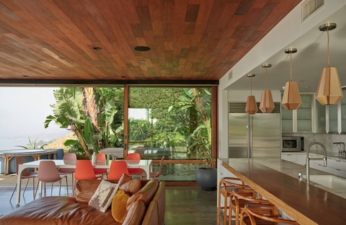 Eastern Malibu House | Panoramic Sea View, Designer MCM House + Studio