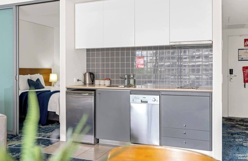 Cairns Central Business District Apartment | Panoramic Views at Harbour Light on the Waterfront