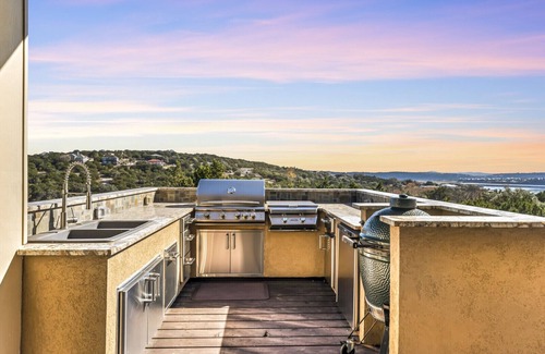 Highland Lake Estates House | Panoramic views of Lake Travis & TX Hill Country