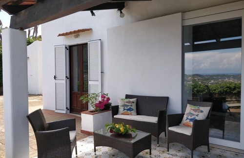 Panza Villa | Panoramic Villa Immersed in the Green houses 8 people