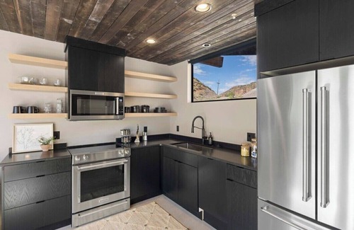 Zion National Park South Entrance Apartment | Panoramic Zion Loft | Unit 2