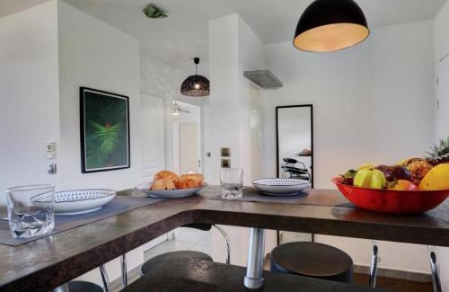 Sainte-Clotilde Apartment | Panoramik