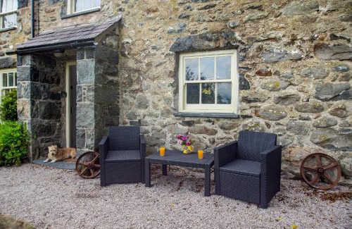 Conwy House | Pant Yr Iwrch