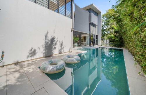 Wurtulla House | Pantai Villa on the beach